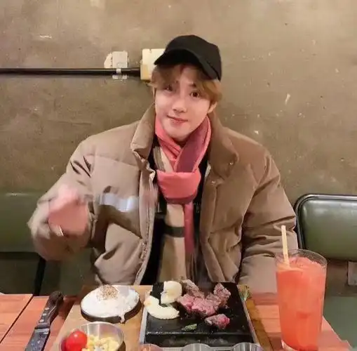 金俊勉  #suho金俊勉金先生太让人心动了吧