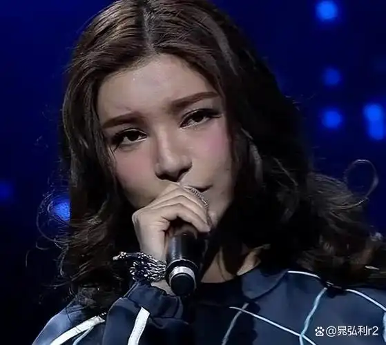 江映蓉,曾是中国娱乐圈中备受瞩目的天后之一.