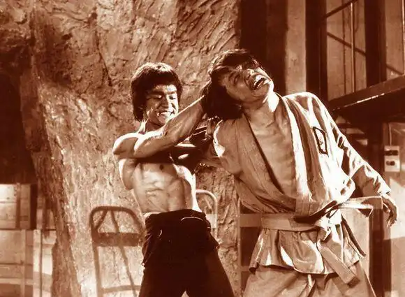 洪金宝向华强势同水火竟因为李小龙揭秘洪金宝向华强幕后往事