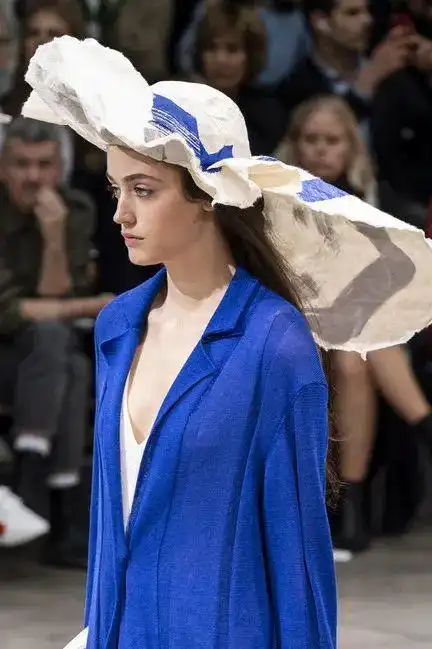 只用一根线,是怎么做成衣服的?