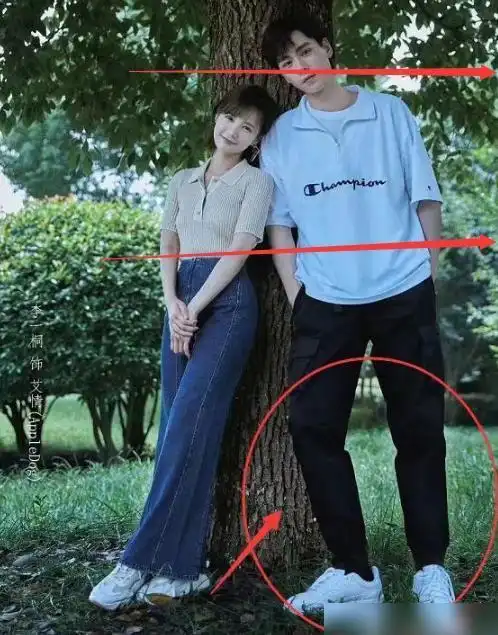 李一桐身高165,同框时腿却比身高188胡一天显长,谁注意站姿?