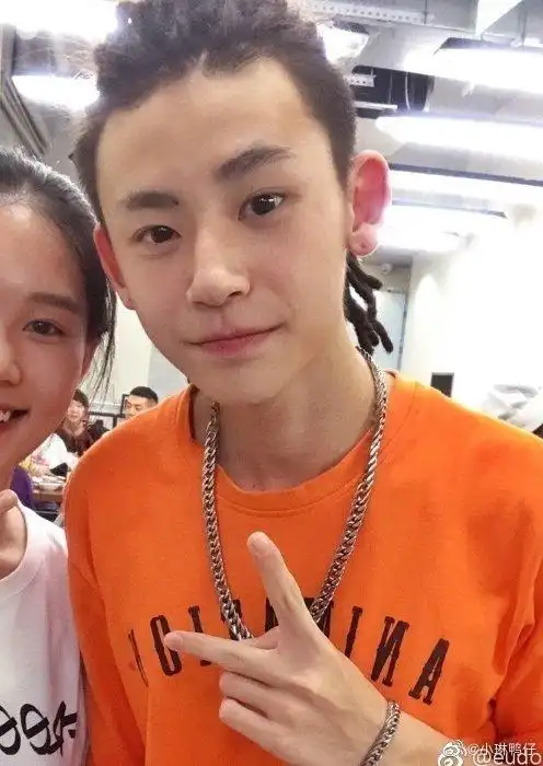 记##小鬼王琳凯爱奇艺元音大冒险#小时候好可爱奥 小小的@小鬼-王琳凯