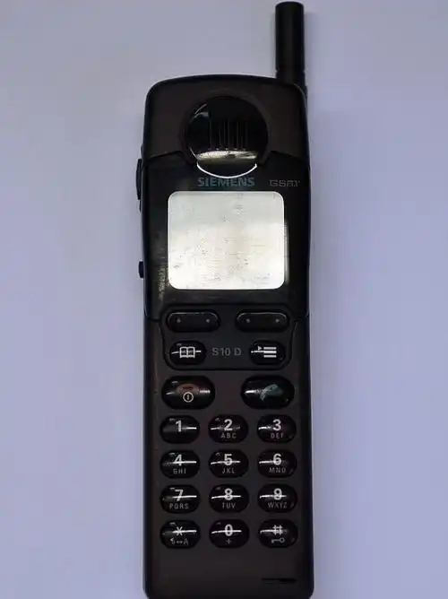 还记得世界上第一台手机长啥样吗?来看看吧