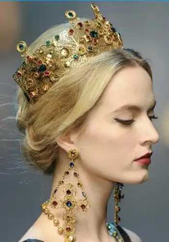 头戴皇冠女头像_热门头像_qq头像大全__qq志乐园