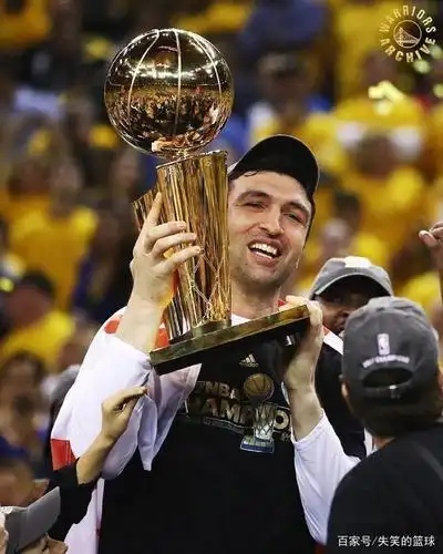 三年前的今天,勇士队获得2017年nba总冠军