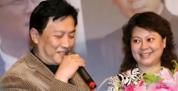 演员壮丽嫁大自己12岁唐国强连生两子如今一家五口阖家欢乐