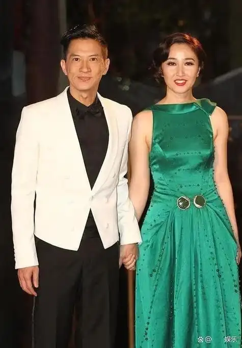 他也没有改变过人,有次杨紫参加综艺时还提到这件事,他跟张家辉合作后