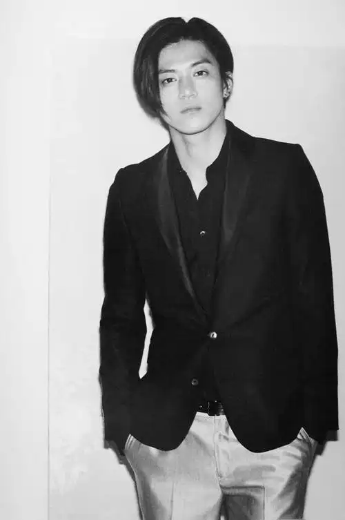 小栗旬帅气撩人合集图片小栗旬图片