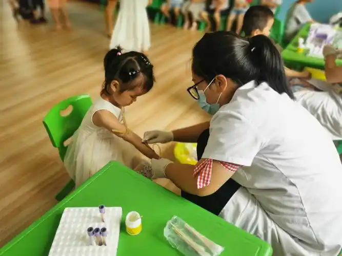 2020年春季莲山街幼儿园幼儿体检花絮