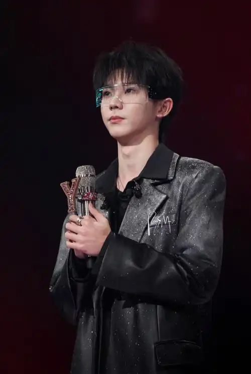 马嘉祺 廿一幕启循光赴盛景##马嘉祺的二十一载记录簿