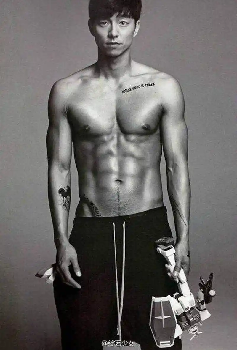 韩国欧巴孔刘太帅了吧,这腹肌大长腿绝了 韩国很多男明星很神奇,论