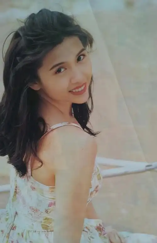 各位有没有邱淑贞的美照