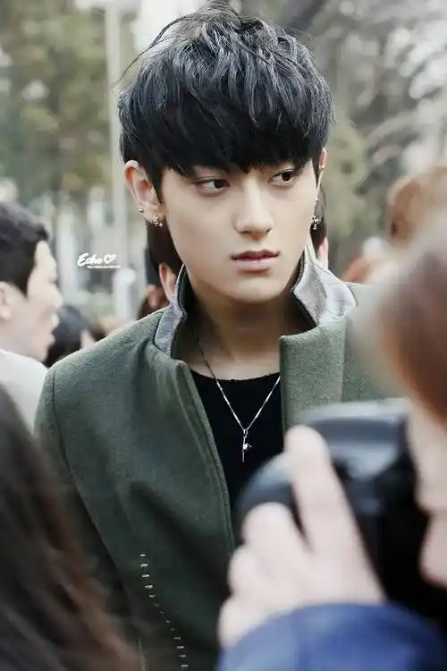 求黄子韬的图片