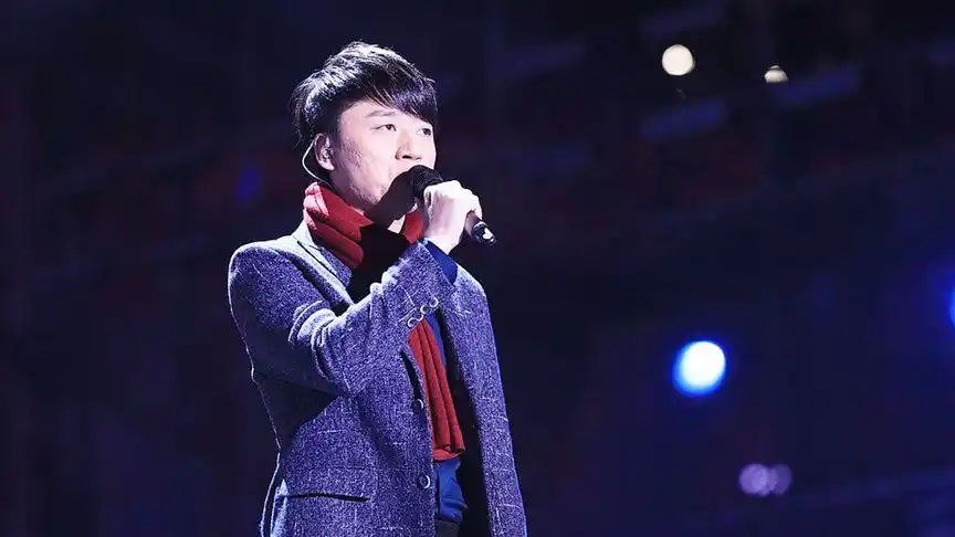 好声音冠军张磊实力献唱《相爱恨晚》听的热血沸腾!他是懂你的人