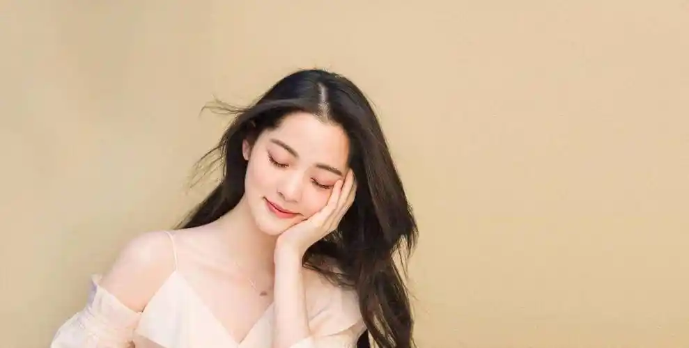 欧阳娜娜谈理想男友称帅哥不靠谱,网友纷纷推荐千玺王一博蔡徐坤_王源