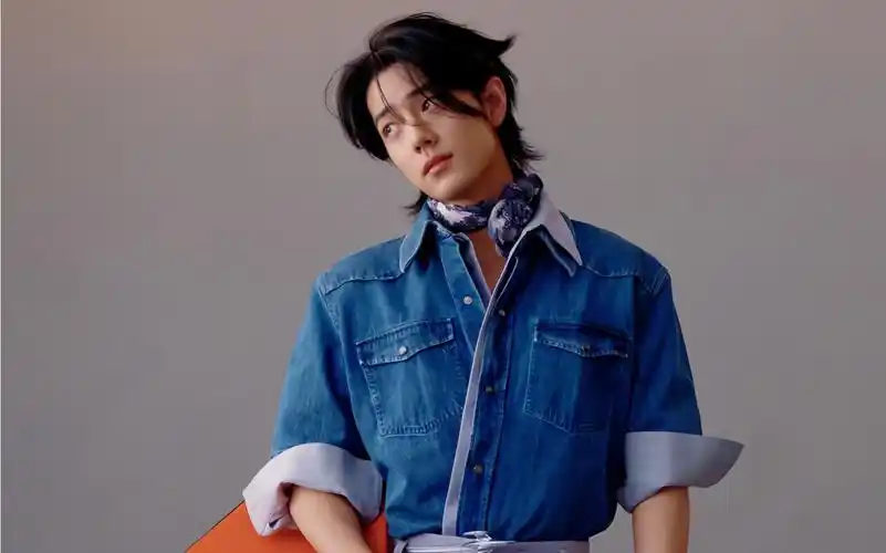 肖战嘉人杂志视频来啦(英俊的少年人啊)