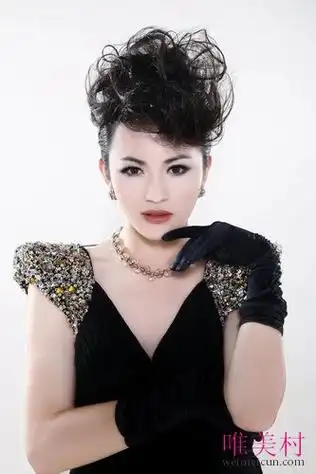 反串演员邹开云穿女性文胸图片 邹开云个人资料