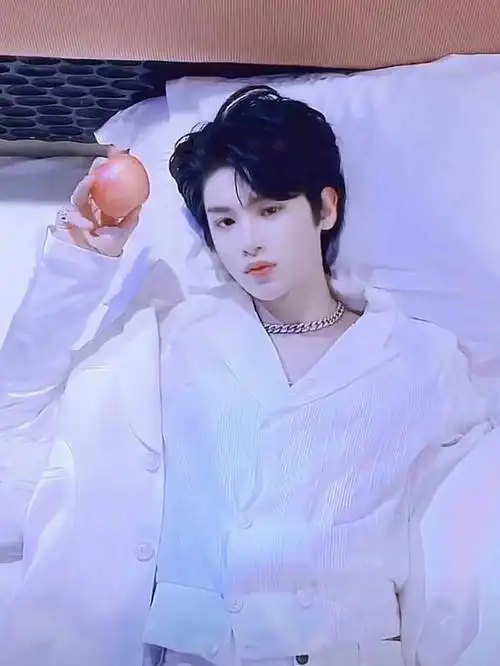 黄明昊神仙图片