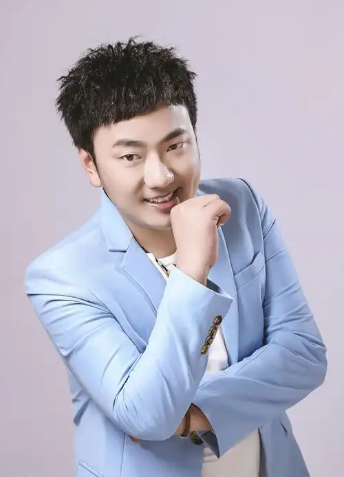 海来阿木经纪人业务对接丨歌手海来阿木个人资料简介丨明星经纪公司