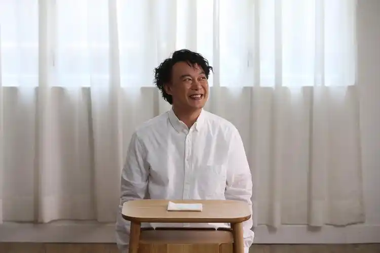 环球音乐旗下eason陈奕迅(5/23)无预警发行全新国语双单曲数字ep《放