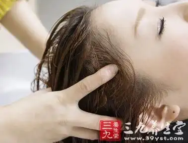 按摩头发防脱发