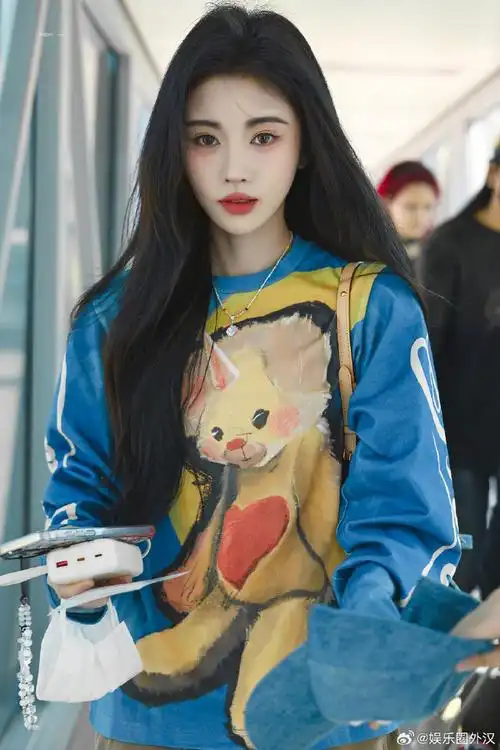 鞠婧祎手机项链##鞠婧祎独角熊t恤