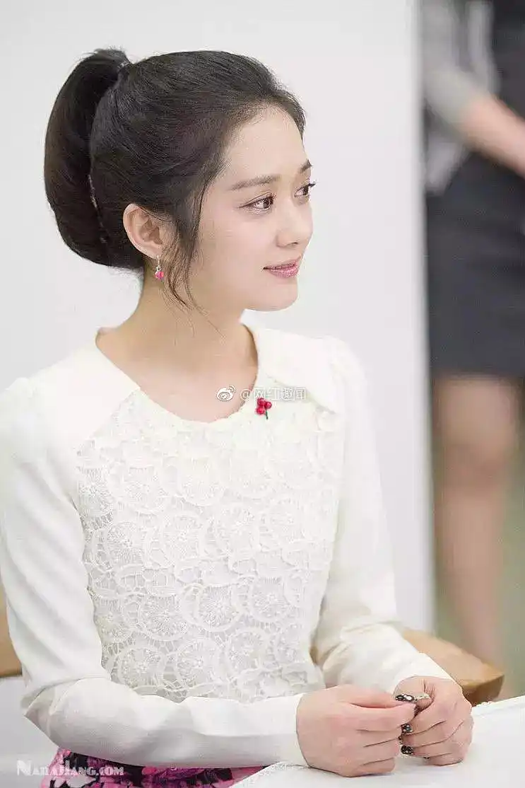 赵丽颖是不是低配版张娜拉,这俩人真的太像了!