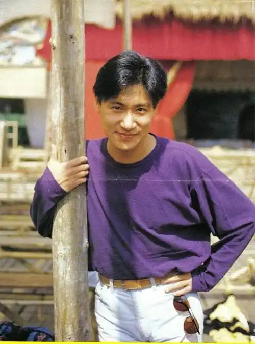 刘德华断崖式哀老白发苍苍一脸皱纹网友泪目天王该退休了