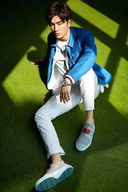 艺人:杨旭文 后期:@禾幕修图培训@冯松松