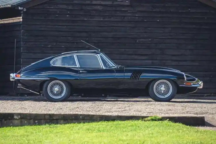 更车室|稀有罕见的"四眼"捷豹e-type_凤凰网汽车_凤凰网