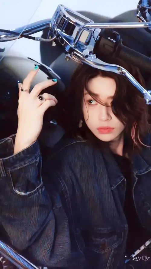 小鬼荷尔蒙机车大片