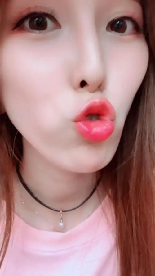 你说嘴巴嘟嘟,嘟嘟嘟嘟嘟,你能哼出来旋律么,额,这已经在我脑袋里挥之