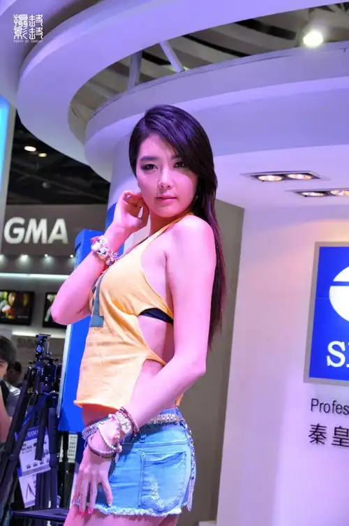 p&e展会上火爆的韩国妹妹