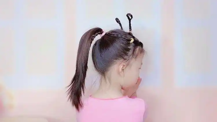 六一给女儿这样扎头发,太可爱了,儿童可爱蚂蚁发型