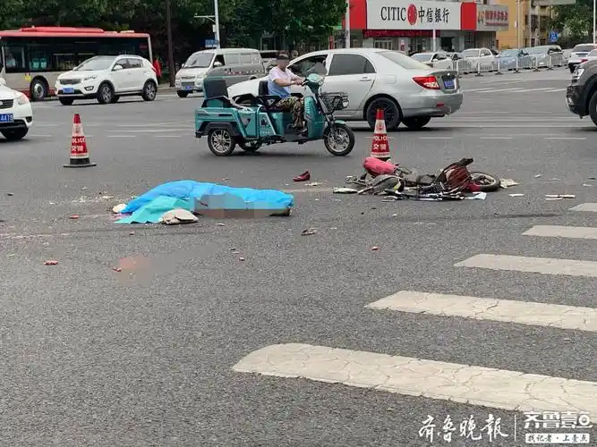 张店区一混凝土车与电动车相撞,一名女子当场死亡