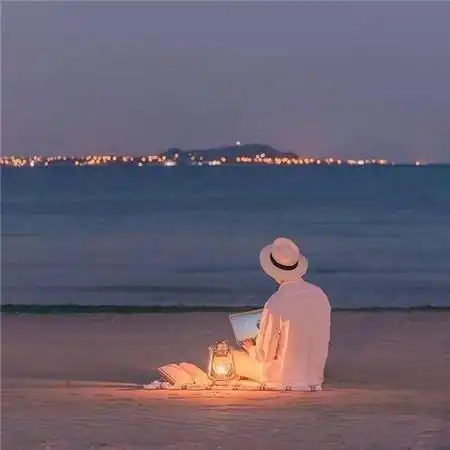 个性朋友圈背景图卡通系列记住你的身份你是个丑狗