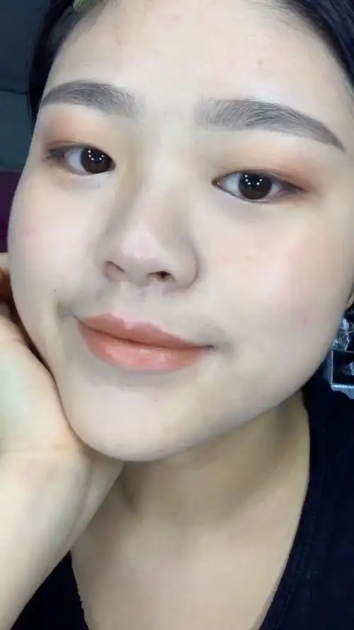 苹果原相机 小胡子女生集合啦!