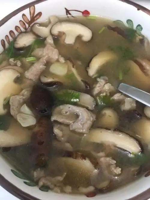 懒人菜谱—香菇肉片汤