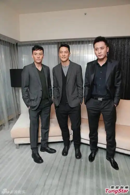 李易峰身高多矮,又宽又长连腿都挡了一大半