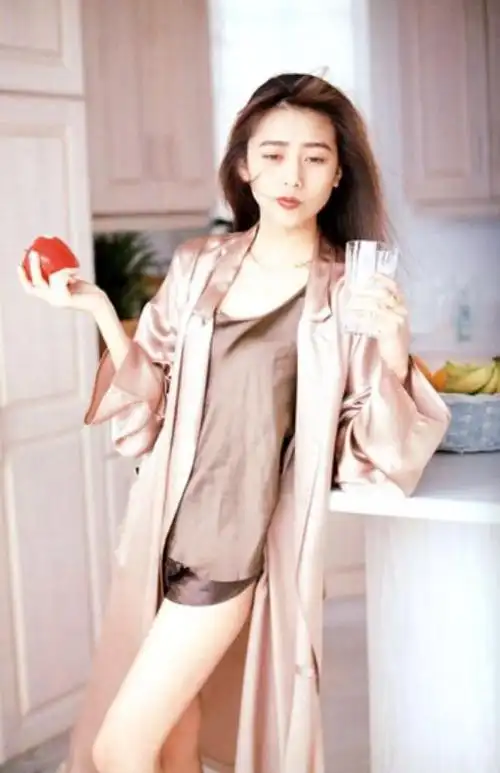 日本女人工藤静香真挺美的年过半百了发量仍然让人羡慕真吸睛