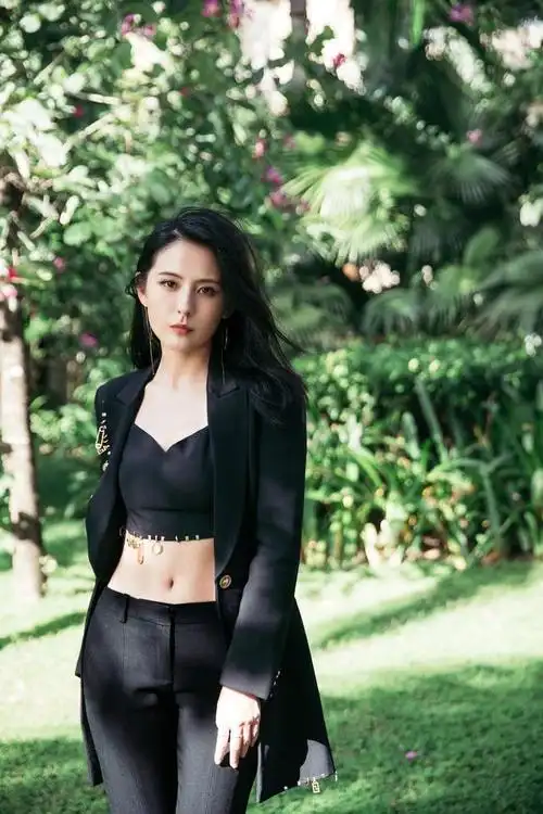 热依扎发文向网友"硬核豌豆"道歉,网友直言:双方都有错