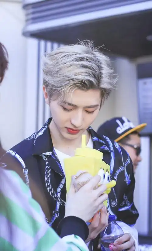 蔡徐坤 来源水印 汐汐