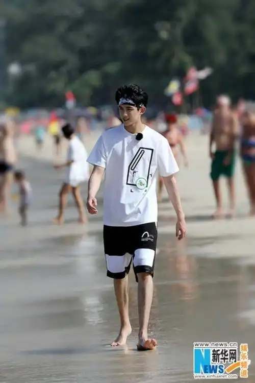 《二十四小时》 "海上灌篮高手"大作战 吴磊开课大张伟扔菠萝