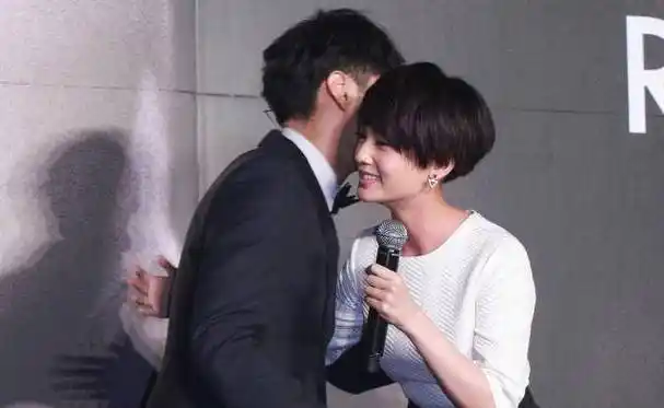 李荣浩成功求婚杨丞琳,发微博庆祝,网友和好友纷纷送祝福!