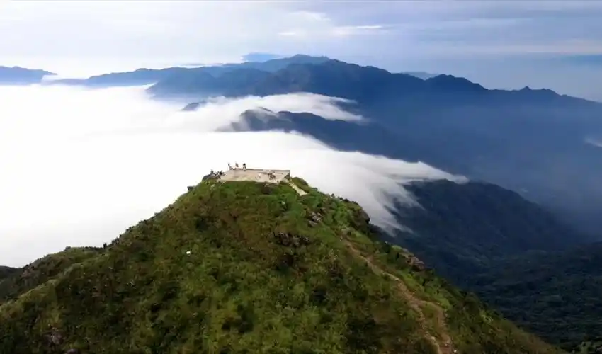 广东珠三角地区最佳云海观赏地--海丰莲花山飞瓦古寺