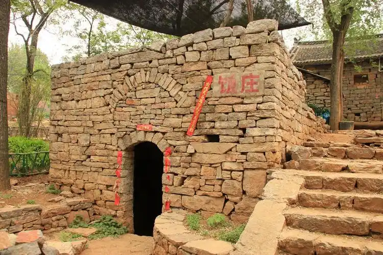 网友走进河南洛阳嵩县神奇的石头部落