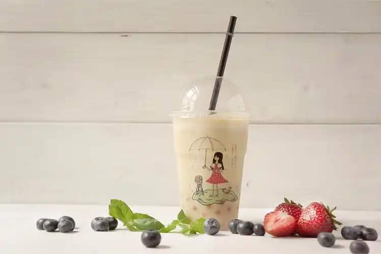 八丸子奶茶品牌视觉方案