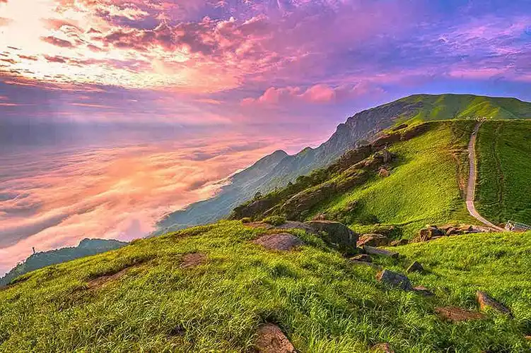 武功山万亩高山草甸,明月山,温汤古镇高铁纯玩四日游(衡阳东往返)