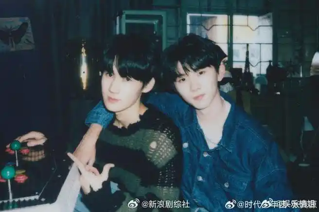 今天是马嘉祺生日,张真源晒合照为马嘉祺庆生