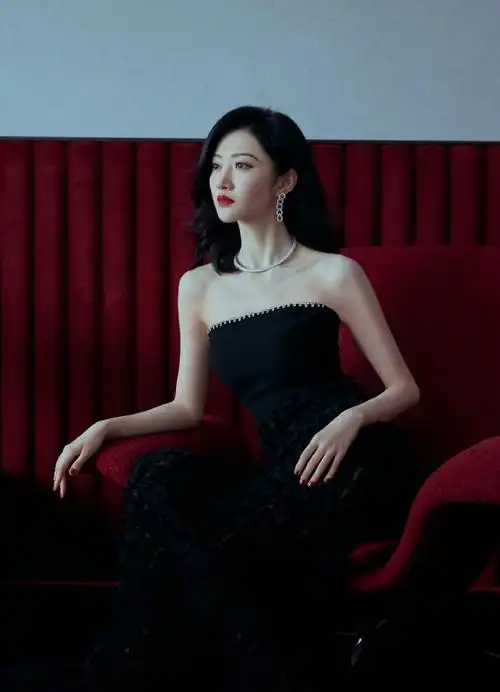 景甜黑纱镂空抹胸裙